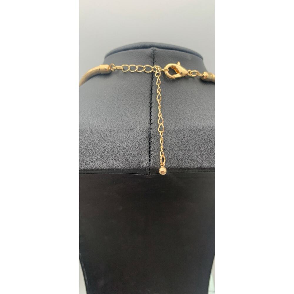 Chunky Gold Tone Necklace With Reptile Look Accent - Picture 2 of 5